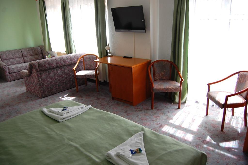 Hotel Am Markt Eckartsberga Екстериор снимка