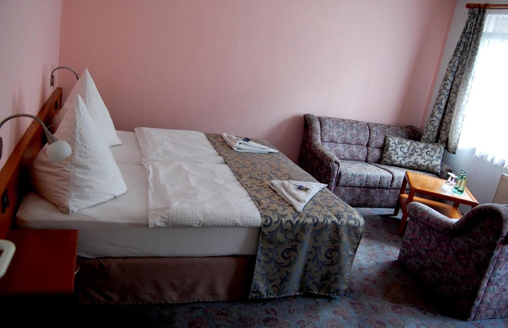 Hotel Am Markt Eckartsberga Екстериор снимка